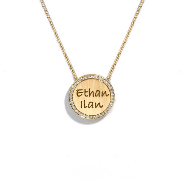 Engraved necklace surrounded with diamonds