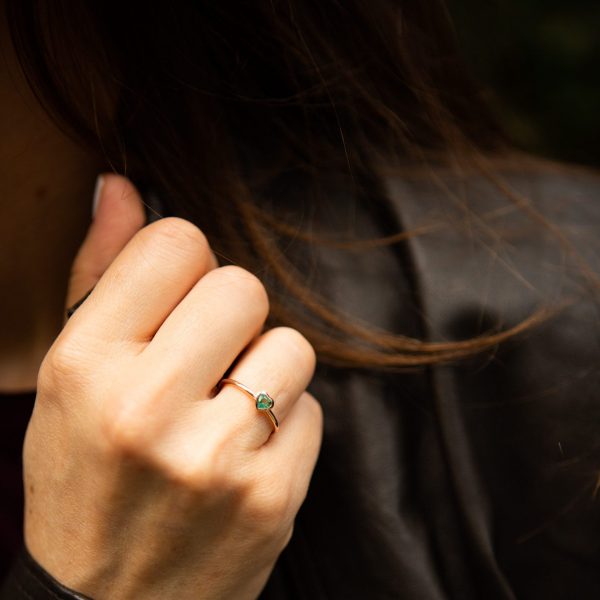 Mini Emerald Heart Ring